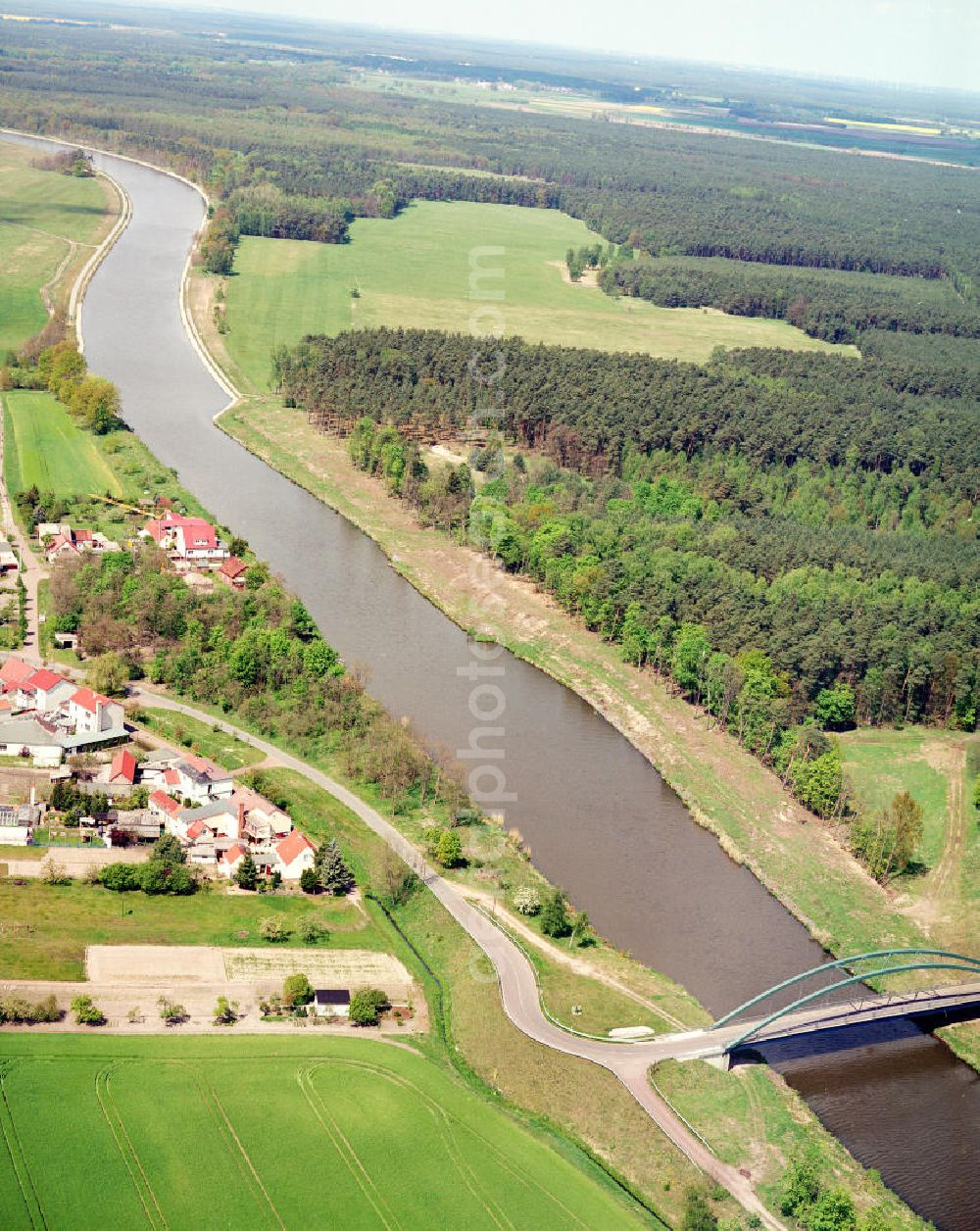 Wusterwitz / BRB from the bird's eye view: Brückenneubau westlich von Wusterwitz am Elbe-Havel-Kanal im Rahmen von Ausgleichs- und Ersatzmaßnahmen am Wasserstraßenkreuz Magdeburg / Elbe-Havel-Kanal. Ein Projekt des Wasserstraßenneubauamtes Magdeburg