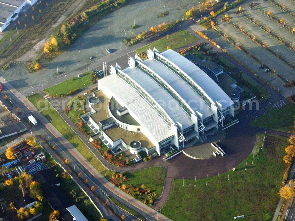 Aerial photograph Magdeburg / Sachsen - Anhalt - Bördelandhalle; Hausanschrift: Bördelandhalle Berliner Chaussee 32 39114 Magdeburg Telefon 0391 5934-50 Die größte und modernste Mehrzweckhalle Sachsen-Anhalts. 1997 wurde sie eröffnet.Sie bietet den Rahmen für Shows, Messen und Kongresse, vor allem aber für den Sport.