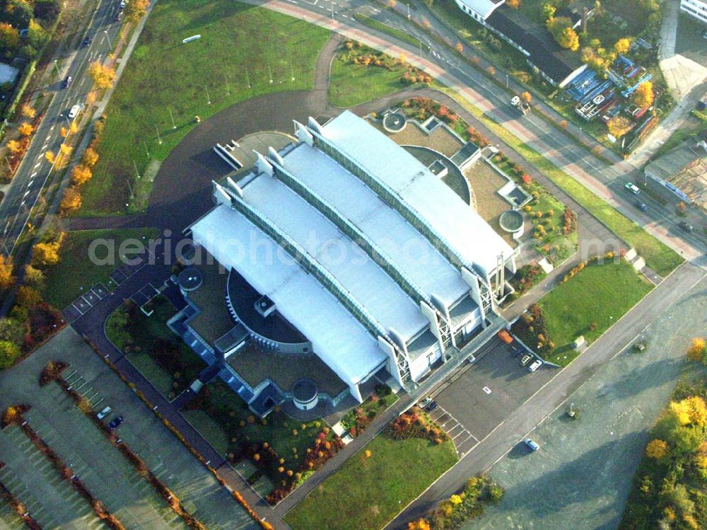 Magdeburg / Sachsen - Anhalt from the bird's eye view: Bördelandhalle; Hausanschrift: Bördelandhalle Berliner Chaussee 32 39114 Magdeburg Telefon 0391 5934-50 Die größte und modernste Mehrzweckhalle Sachsen-Anhalts. 1997 wurde sie eröffnet.Sie bietet den Rahmen für Shows, Messen und Kongresse, vor allem aber für den Sport.