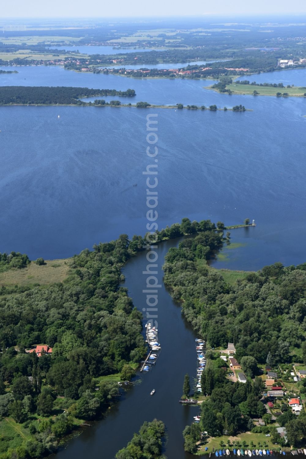 Brandenburg an der Havel from the bird's eye view: Lake Breitlingsee and the mouth of the river Brandenburger Niederhavel in the South of Brandenburg an der Havel in the state of Brandenburg