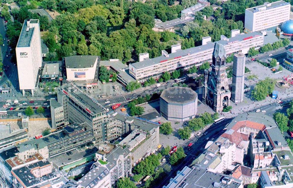 Berlin from the bird's eye view: Breitscheidplatz und Gedächtniskirche in Berlin-Charlottenburg.