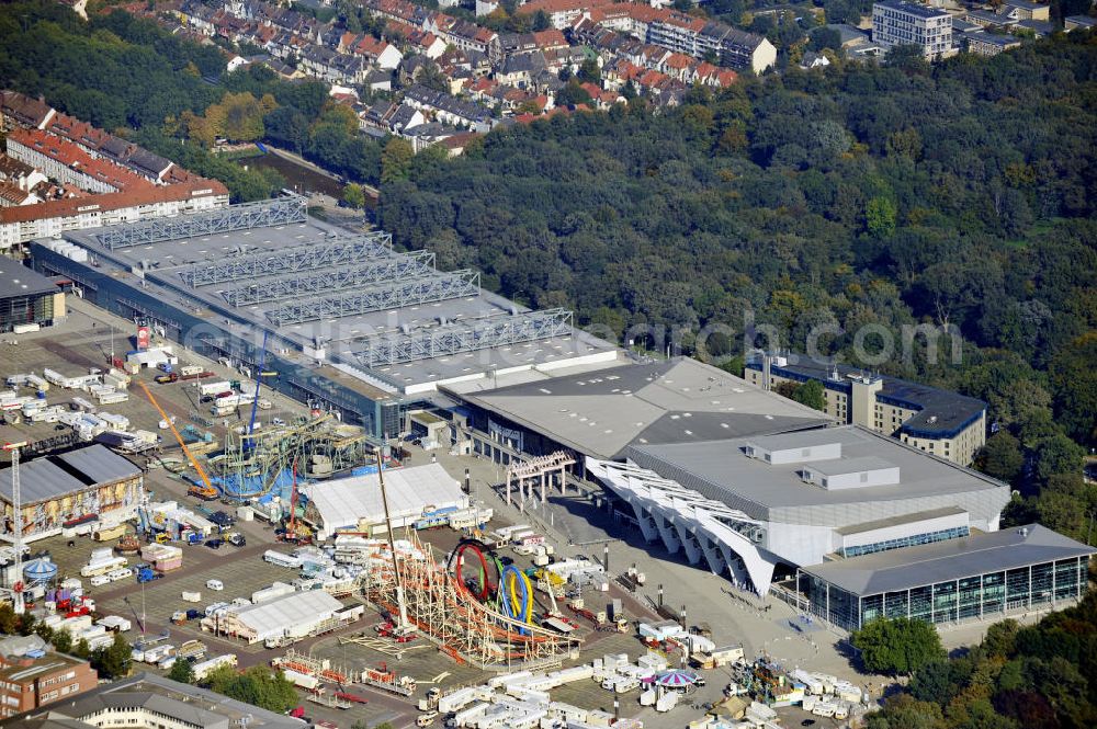 Aerial image Bremen - Blick auf die Bürgerweide und das Messegelände in Bremen-Findorff. View to the Bürgerweide and the exhibition grounds in Bremen-Findorff.