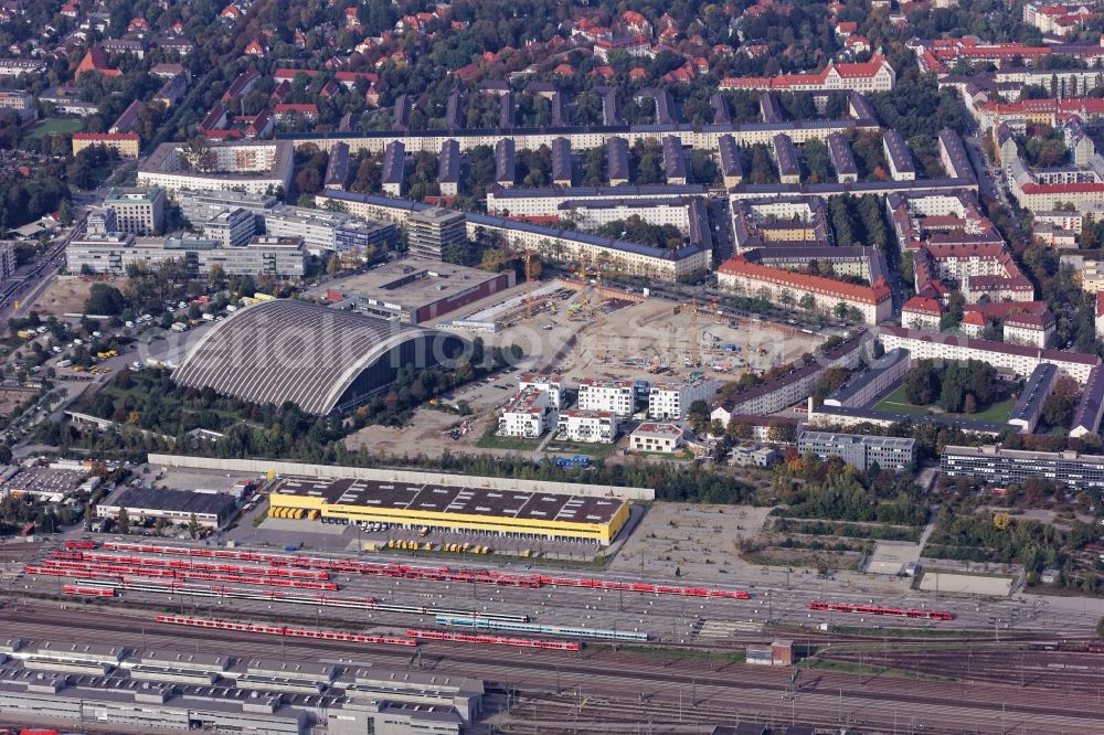 München from above - Briefsortierzentrum with former parcel post office in Munich state of Bavaria. Built in the sixties, the hall on the Friedenheimer Bridge was the largest cantilevered precast concrete hall in the world