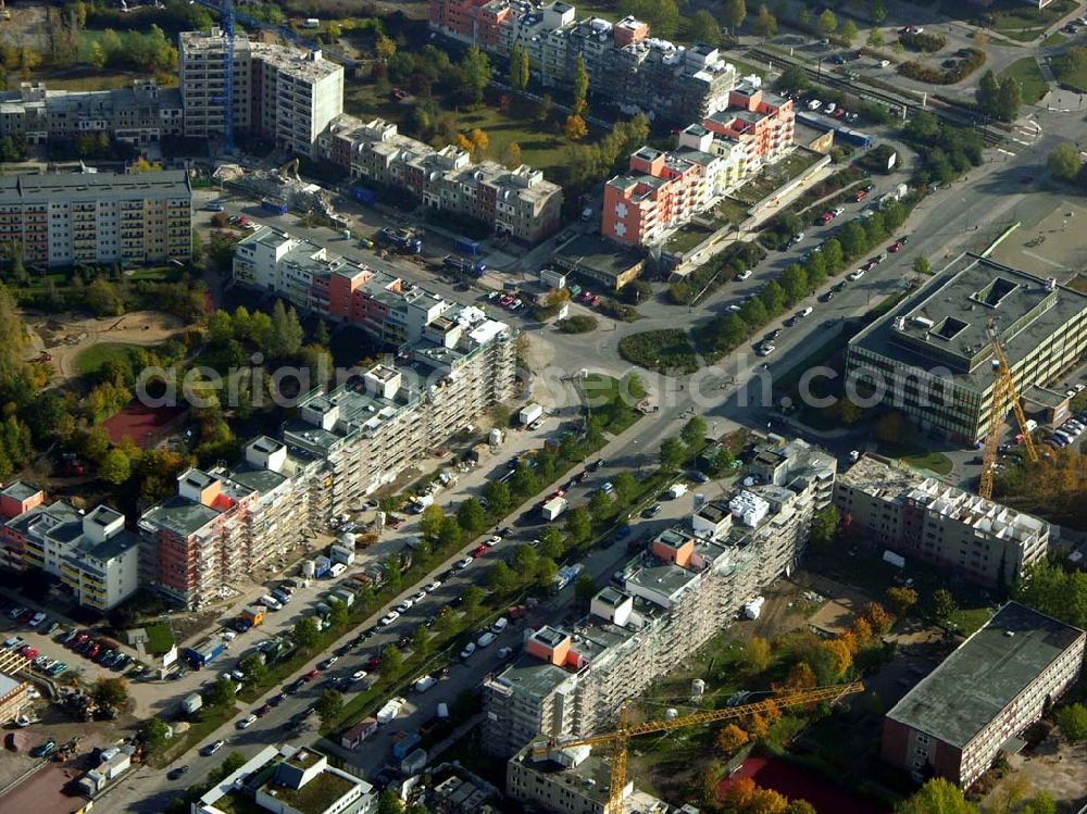 Berlin - Marzahn from the bird's eye view: 20.10.2004 Blick auf Baustellen in der Wohnsiedlung Ahrensfelder Terassen an der Havemannstraße - Rosenbecker Straße / Eichhorster Straße in Berlin-Marzahn / Ahrensfelde. Ein Projekt der DEGEWO / WBG Marzahn. Baufirmen: