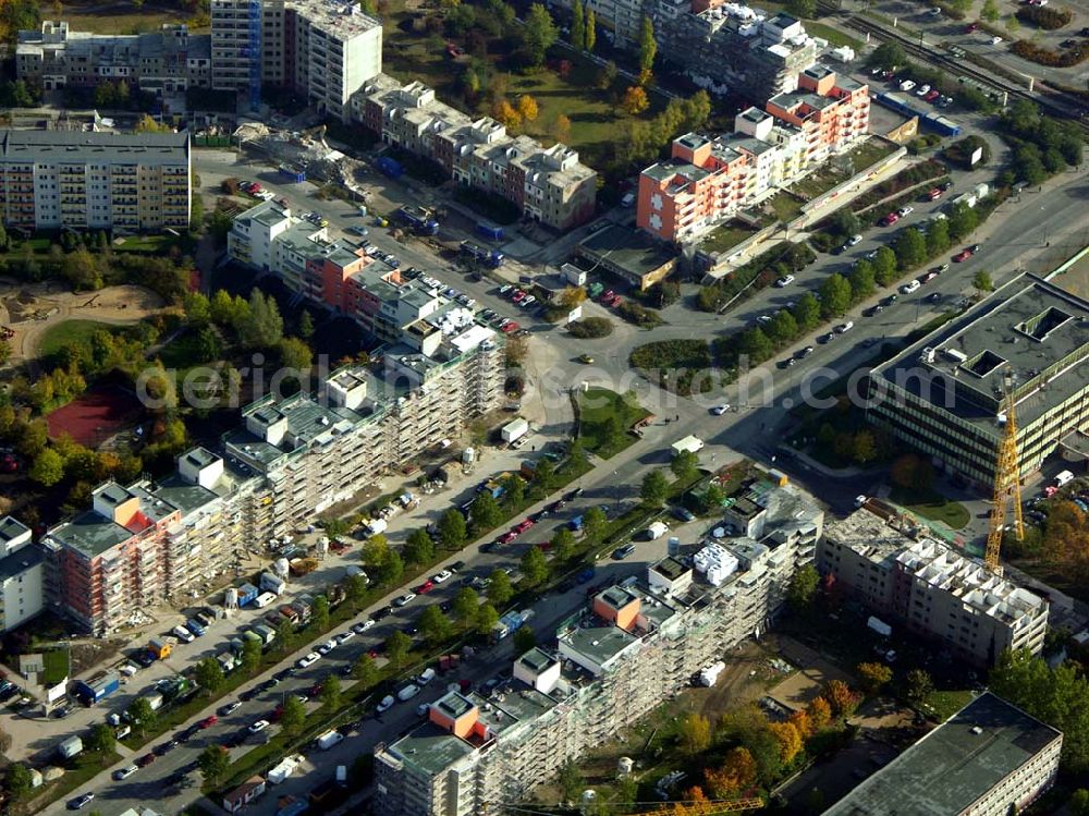 Aerial image Berlin - Marzahn - 20.10.2004 Blick auf Baustellen in der Wohnsiedlung Ahrensfelder Terassen an der Havemannstraße - Rosenbecker Straße / Eichhorster Straße in Berlin-Marzahn / Ahrensfelde. Ein Projekt der DEGEWO / WBG Marzahn. Baufirmen: