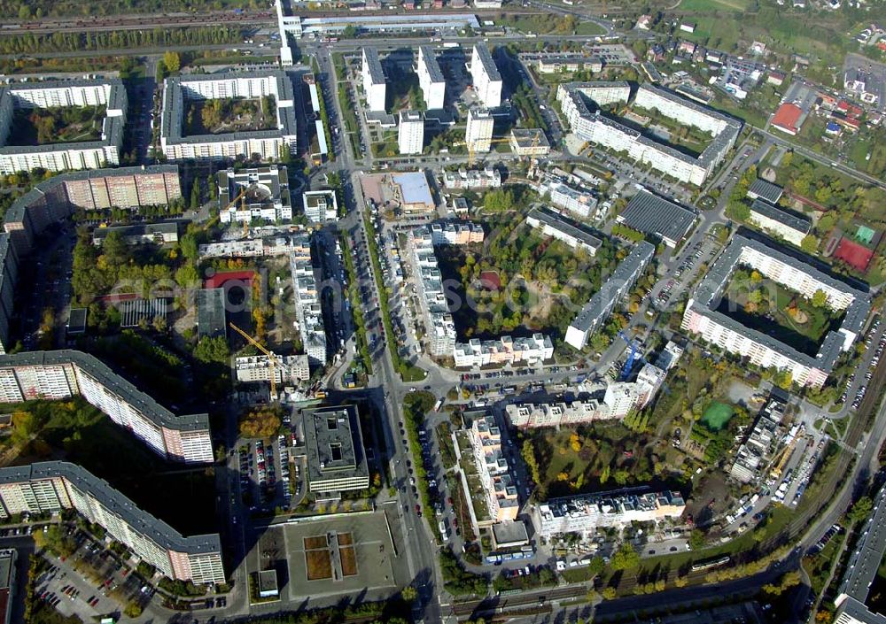 Berlin - Marzahn from the bird's eye view: 20.10.2004 Blick auf Baustellen in der Wohnsiedlung Ahrensfelder Terassen an der Havemannstraße - Rosenbecker Straße / Eichhorster Straße in Berlin-Marzahn / Ahrensfelde. Ein Projekt der DEGEWO / WBG Marzahn. Baufirmen: