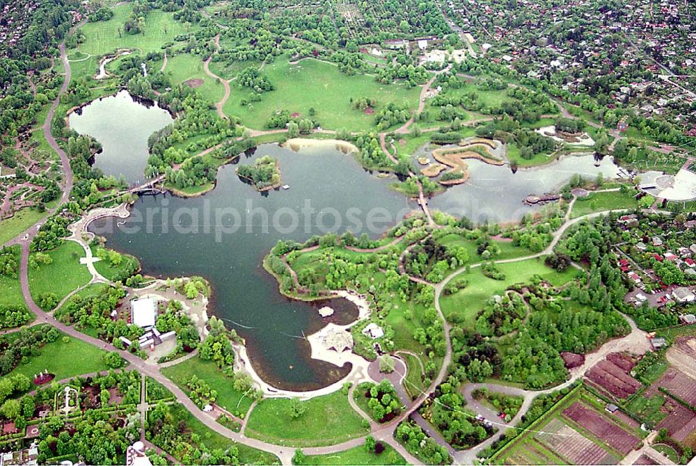 Berlin / Britz from the bird's eye view: 20.05.1995 Britzer Garten