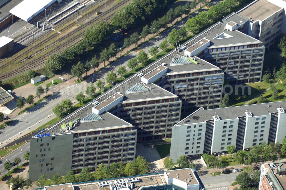 Hamburg from the bird's eye view: Blick auf ein Büro- und Geschäftsgebäude an der Amsinckstr. 57-61 Ecke Nagelsweg 34. Ansprechpartner: CORPUS SIREO, Asset Management GmbH, An der Welle 3, 60322 Frankfurt am Main, Tel. +49(0)69 48005 0, Fax +49(0)69 48005 102, Email: frankfurt@corpussireo.com; Hauptsitz des Schienenlogistikunternehmen VTG. Kontakt: VTG Aktiengesellschaft, Nagelsweg 34, 20097 Hamburg, Tel: +49(0)40 2354 0, Fax +49(0)40 2354 1199, Email: info@vtg.com