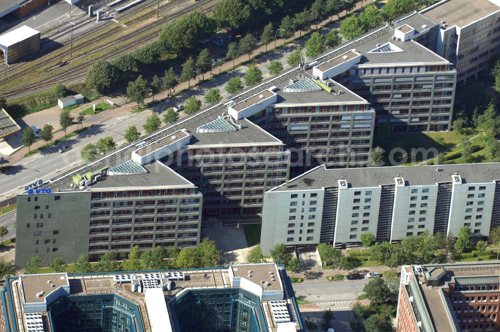 Aerial photograph Hamburg - Blick auf ein Büro- und Geschäftsgebäude an der Amsinckstr. 57-61 Ecke Nagelsweg 34. Ansprechpartner: CORPUS SIREO, Asset Management GmbH, An der Welle 3, 60322 Frankfurt am Main, Tel. +49(0)69 48005 0, Fax +49(0)69 48005 102, Email: frankfurt@corpussireo.com; Hauptsitz des Schienenlogistikunternehmen VTG. Kontakt: VTG Aktiengesellschaft, Nagelsweg 34, 20097 Hamburg, Tel: +49(0)40 2354 0, Fax +49(0)40 2354 1199, Email: info@vtg.com