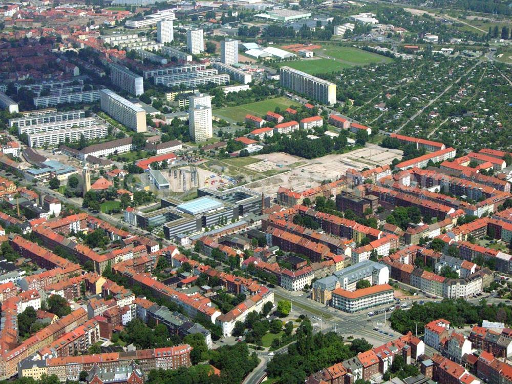 Erfurt / Thüringen from above - Büro-/ und Geschäftshaus in der Magdeburger Allee, sowie das Bahndepot und die Lutherkirche (evangelisch) in der Andreasvorstadt.