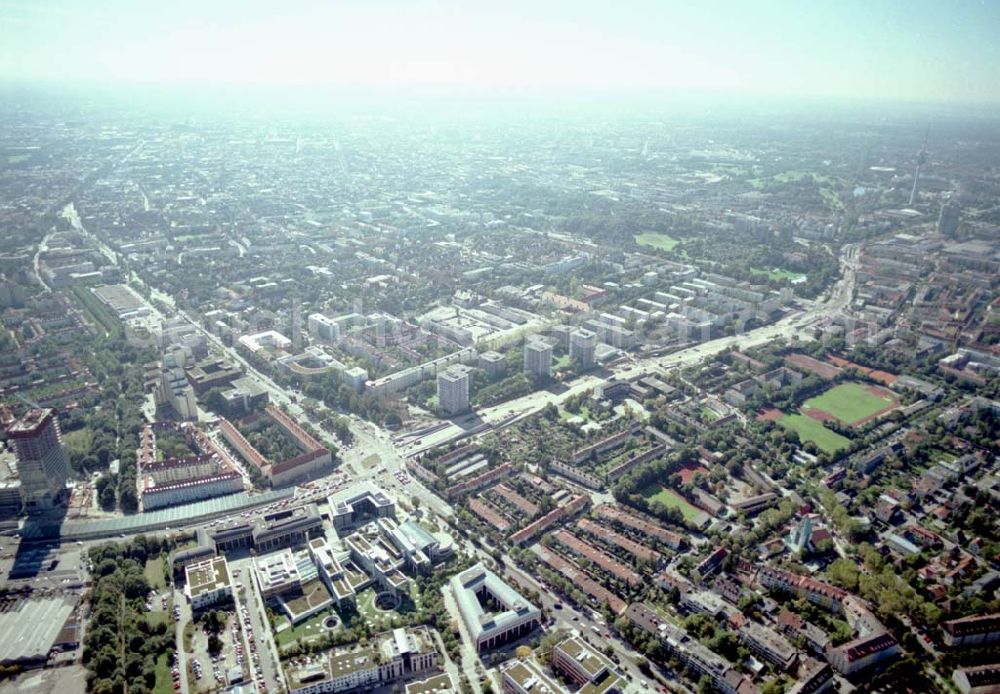 München from above - Büro und Geschäftshaus der DIFA in München 30.09.02 80807 München Leopoldstr.236/238