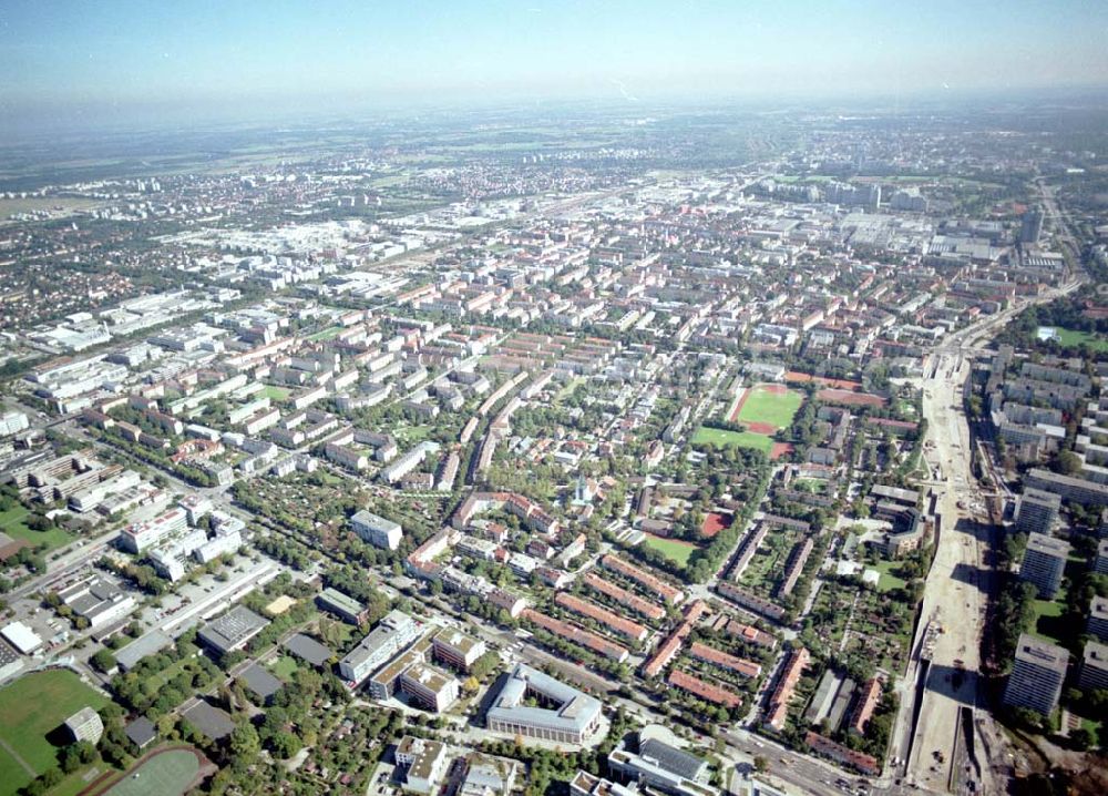 Aerial image München - Büro und Geschäftshaus der DIFA in München 30.09.02 80807 München Leopoldstr.236/238