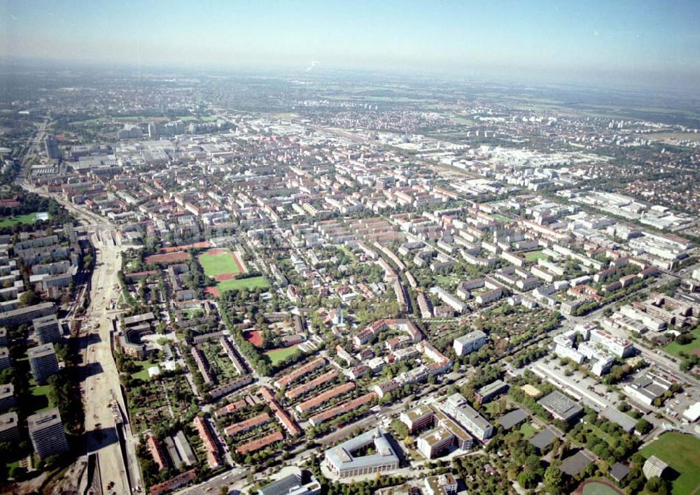 Aerial photograph München - Büro und Geschäftshaus der DIFA in München 30.09.02 80807 München Leopoldstr.236/238