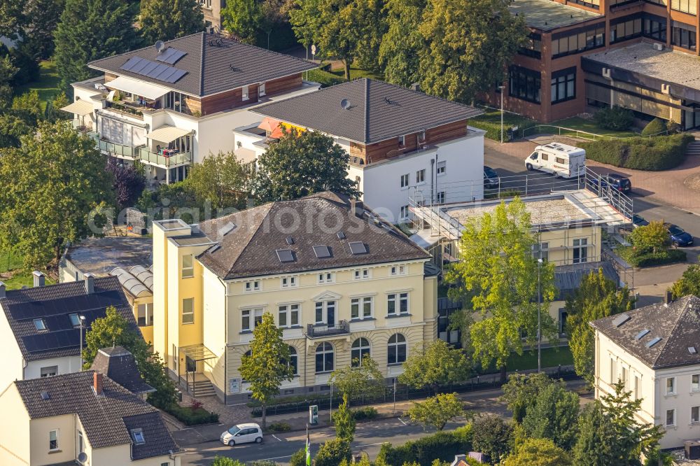 Beckum from the bird's eye view: Office building - Ensemble on street Alleestrasse in Beckum at Ruhrgebiet in the state North Rhine-Westphalia, Germany