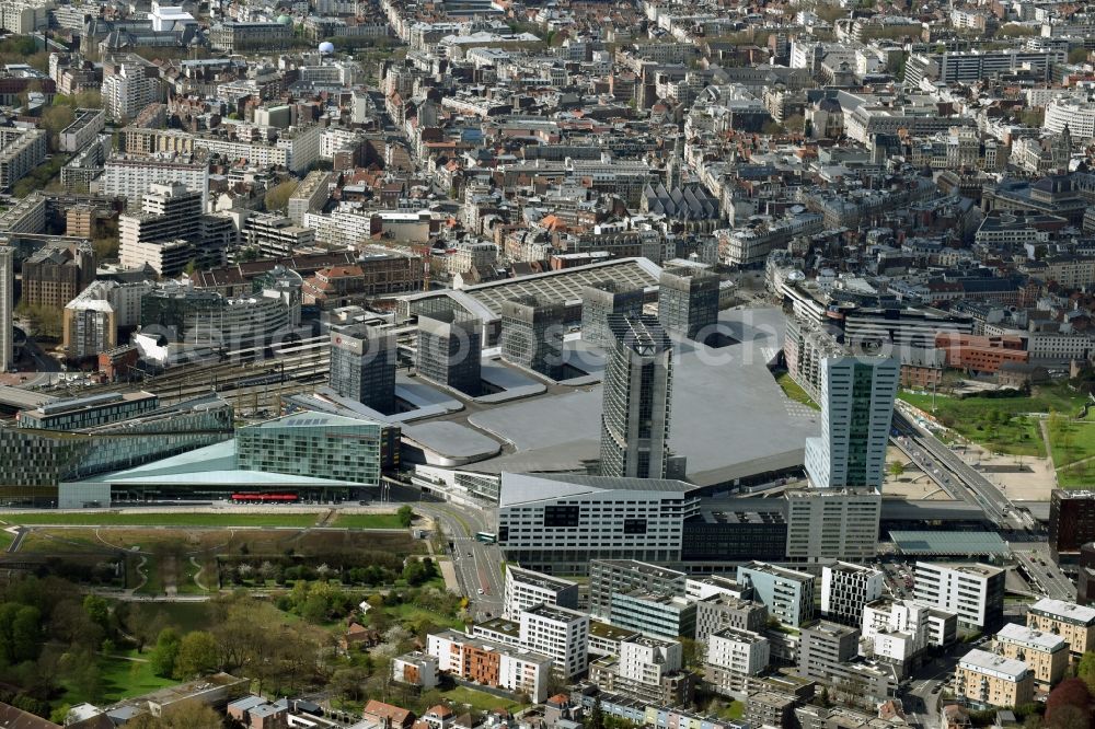 Lille from the bird's eye view: Office building - Ensemble Lille Europe on Place de Europe in Lille in Nord-Pas-de-Calais Picardy, France