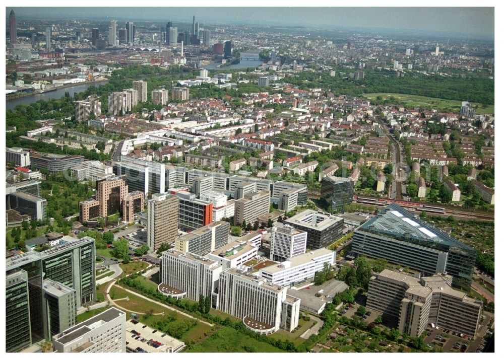 Frankfurt am Main from the bird's eye view: Office building - Ensemble on Saonestrasse in the district Niederrad in Frankfurt in the state Hesse, Germany