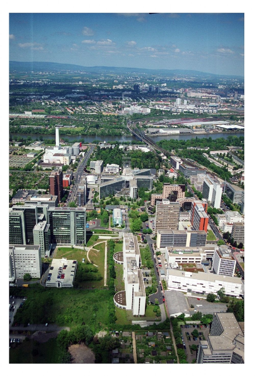 Aerial image Frankfurt am Main - Office building - Ensemble on Saonestrasse in the district Niederrad in Frankfurt in the state Hesse, Germany