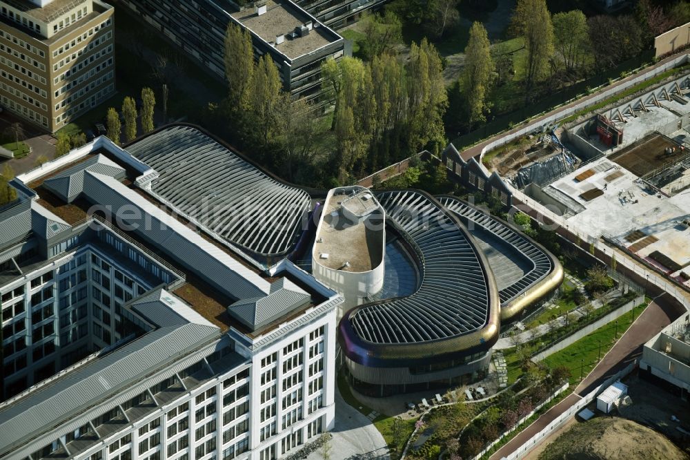 Boulogne-Billancourt from the bird's eye view: Office building - Ensemble on Quai Alphonse le Gallo in Boulogne-Billancourt in Ile-de-France, France