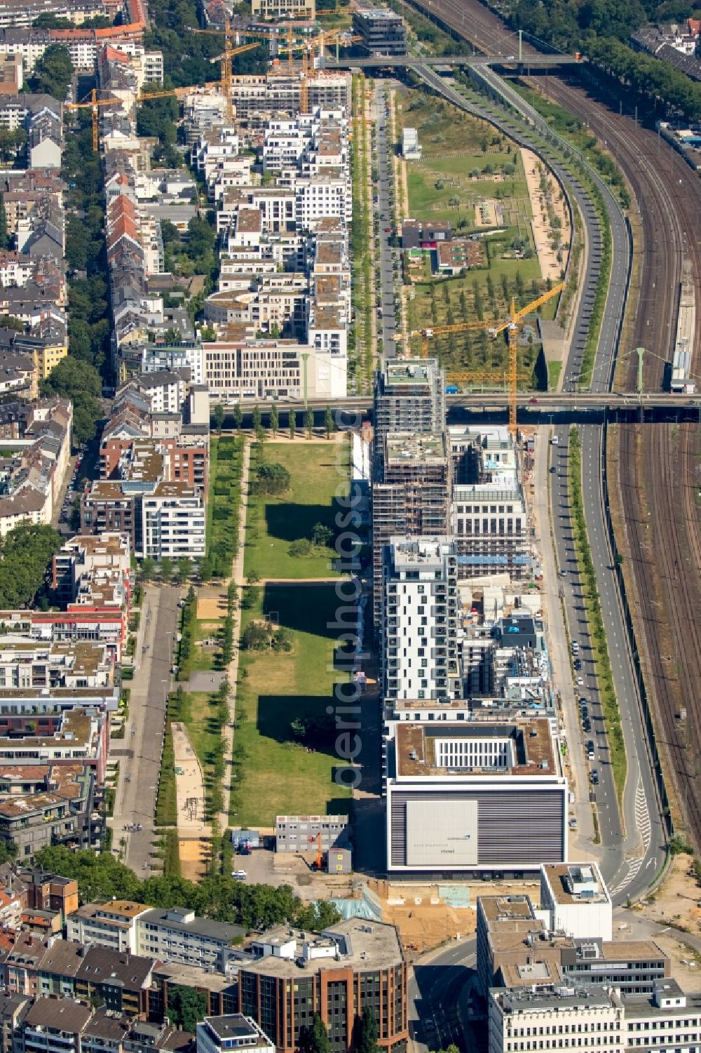 Aerial photograph Düsseldorf - Construction on Office building - Ensemble Le Quartier Central in Duesseldorf in the state North Rhine-Westphalia