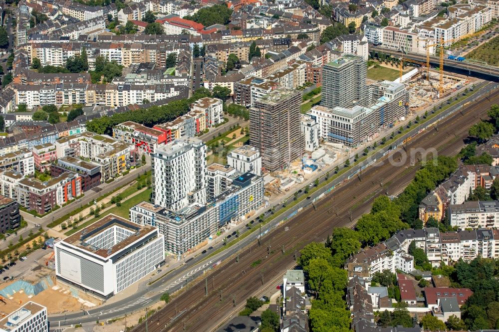 Düsseldorf from the bird's eye view: Construction on Office building - Ensemble Le Quartier Central in Duesseldorf in the state North Rhine-Westphalia