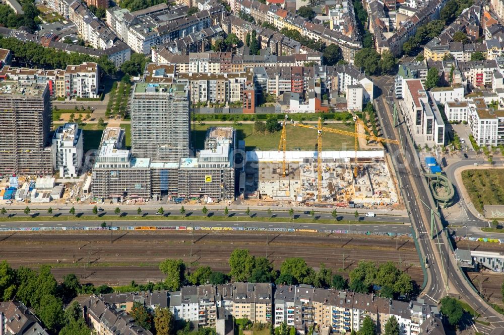 Düsseldorf from above - Construction on Office building - Ensemble Le Quartier Central in Duesseldorf in the state North Rhine-Westphalia