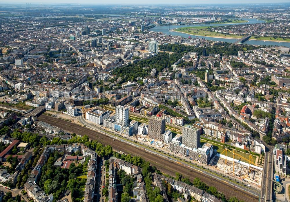 Düsseldorf from the bird's eye view: Construction on Office building - Ensemble Le Quartier Central in Duesseldorf in the state North Rhine-Westphalia