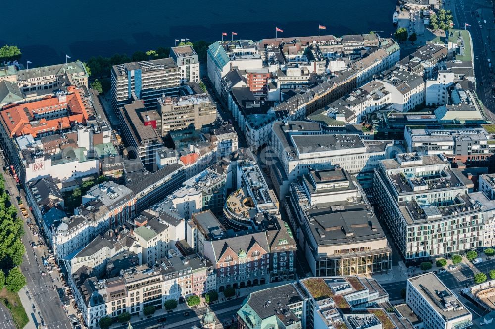 Hamburg from above - Office building - Ensemble aroun the Gustav-Mahler-Platz on Strassen- Kreuzung Grosse Theaterstrasse - Fehlandtstrasse in the district Neustadt in Hamburg, Germany