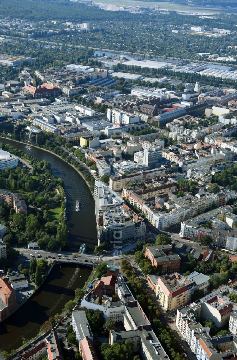 Aerial image Berlin - Office building - Ensemble Spree-Forum in Alt-Moabit in Berlin, Germany