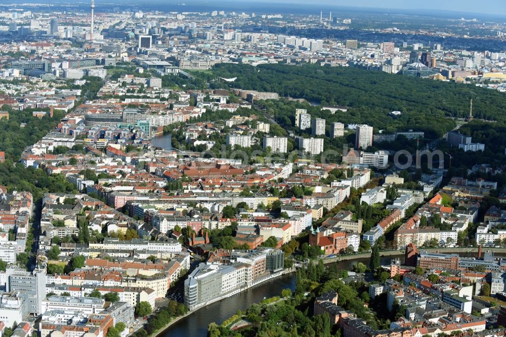 Berlin from the bird's eye view: Office building - Ensemble Spree-Forum in Alt-Moabit in Berlin, Germany