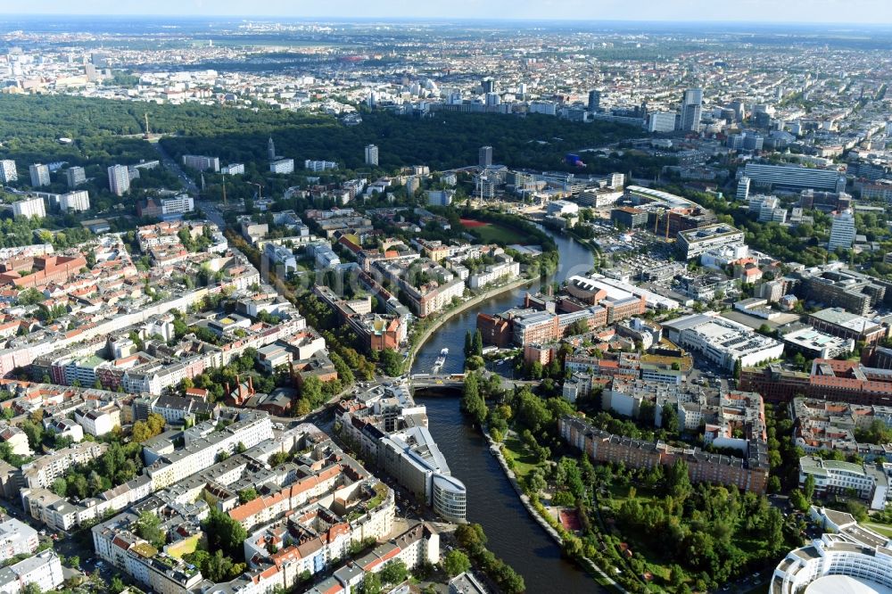 Berlin from the bird's eye view: Office building - Ensemble Spree-Forum in Alt-Moabit in Berlin, Germany