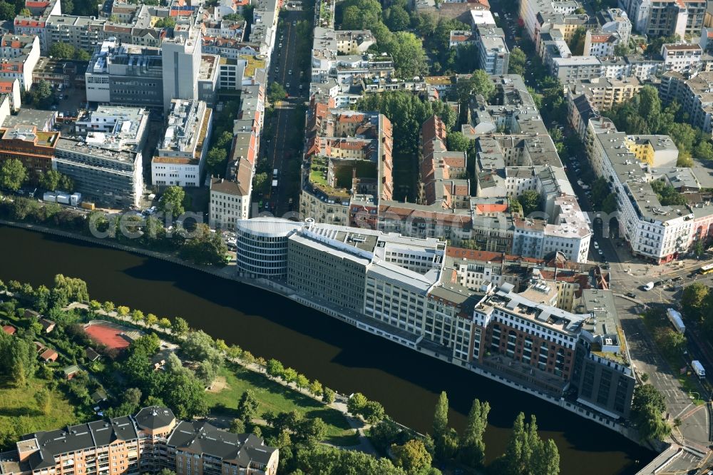 Aerial image Berlin - Office building - Ensemble Spree-Forum in Alt-Moabtit in Berlin, Germany