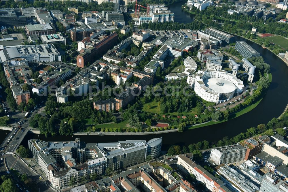 Berlin from the bird's eye view: Office building - Ensemble Spree-Forum in Alt-Moabtit in Berlin, Germany