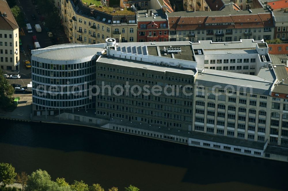 Berlin from the bird's eye view: Office building - Ensemble Spree-Forum in Alt-Moabtit in Berlin, Germany