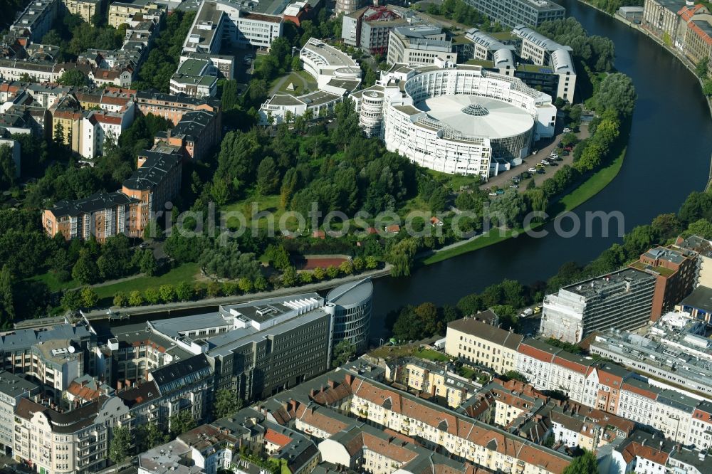 Berlin from the bird's eye view: Office building - Ensemble Spree-Forum in Alt-Moabtit in Berlin, Germany