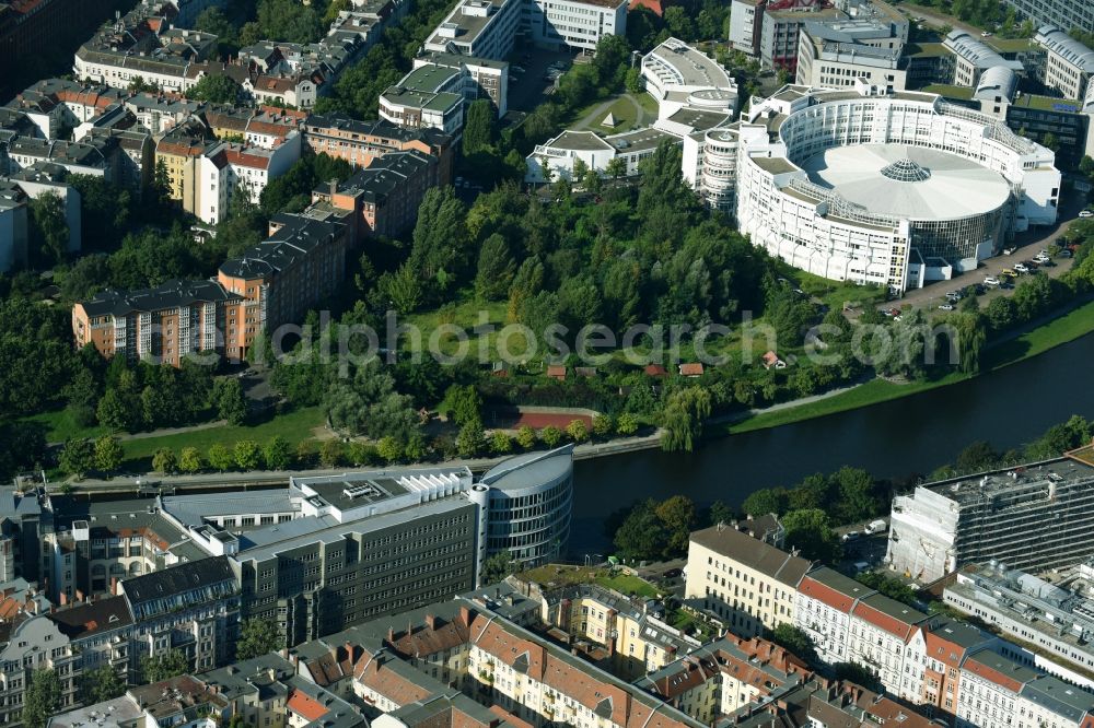 Aerial image Berlin - Office building - Ensemble Spree-Forum in Alt-Moabtit in Berlin, Germany