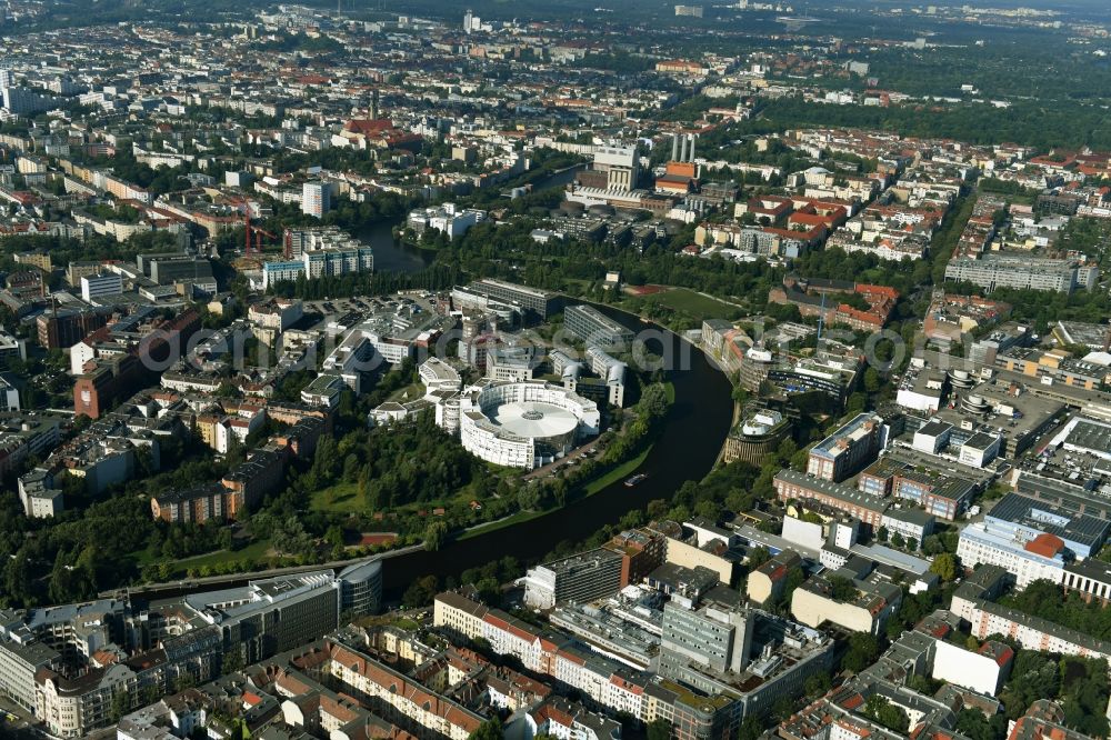 Berlin from the bird's eye view: Office building - Ensemble Spree-Forum in Alt-Moabtit in Berlin, Germany