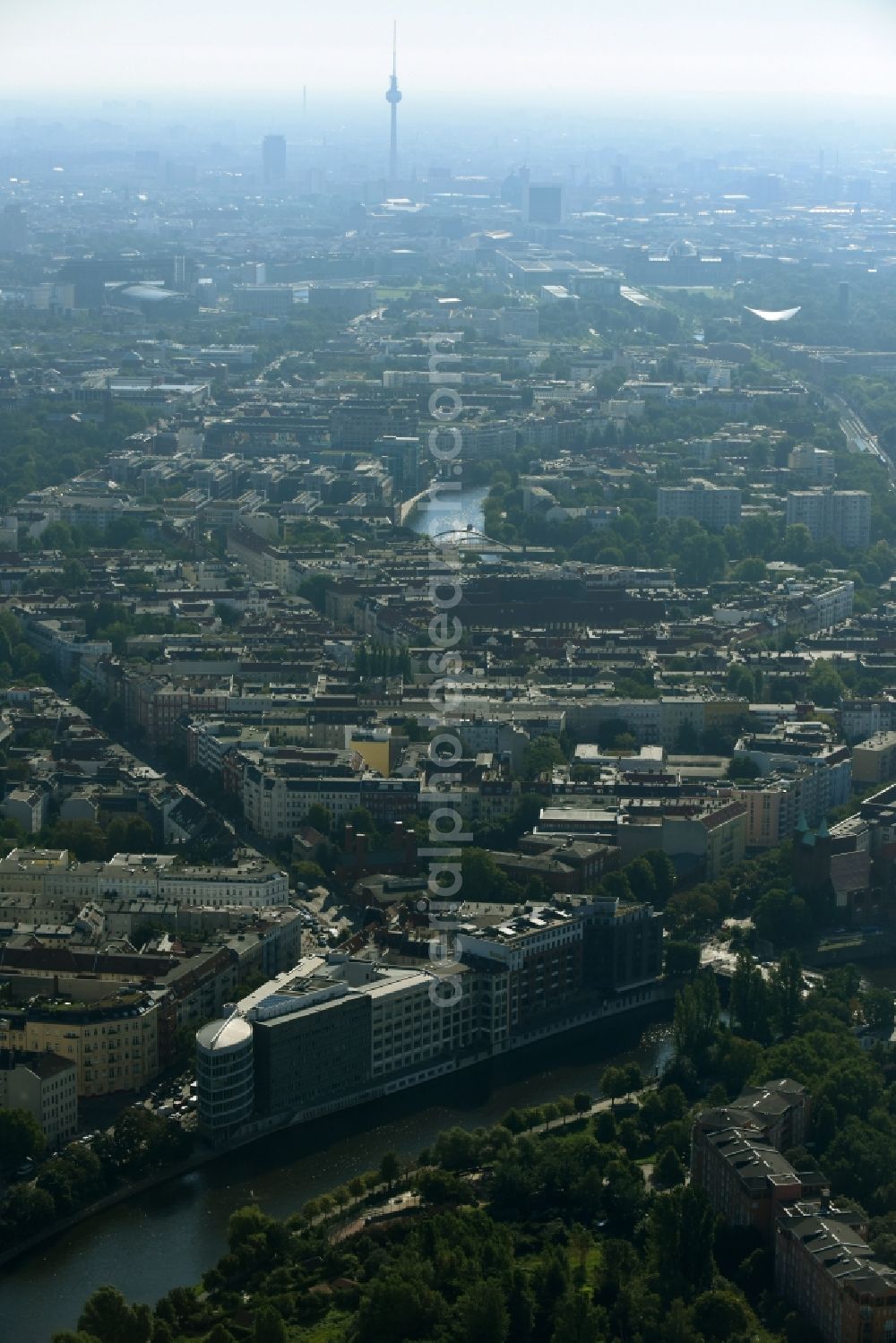 Aerial image Berlin - Office building - Ensemble Spree-Forum in Alt-Moabtit in Berlin, Germany