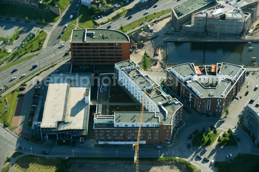 Aerial photograph Rostock - Office building - Ensemble Am Strande - Gaffelschonerweg - Loggerweg in Rostock in the state Mecklenburg - Western Pomerania, Germany