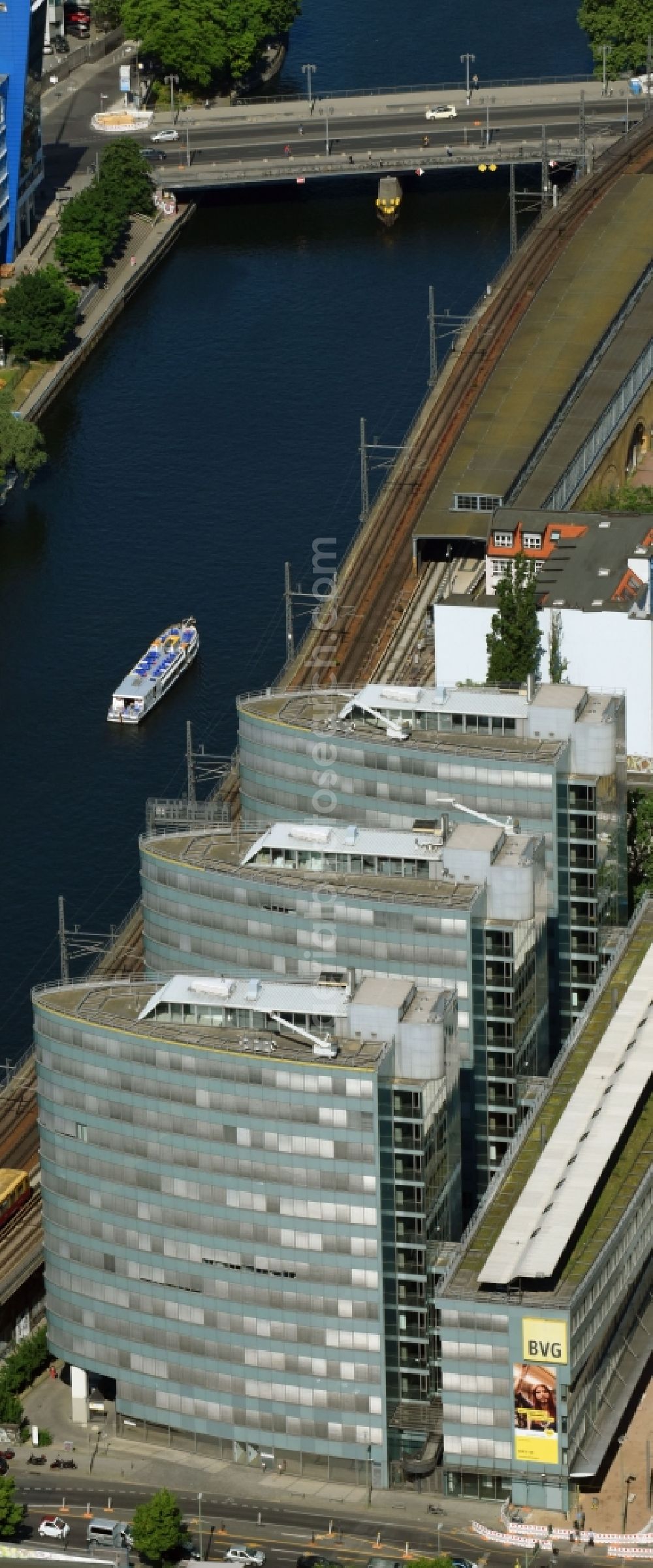 Aerial image Berlin - Office building - Ensemble Trias on Holzmarktstrasse in the district Mitte in Berlin, Germany