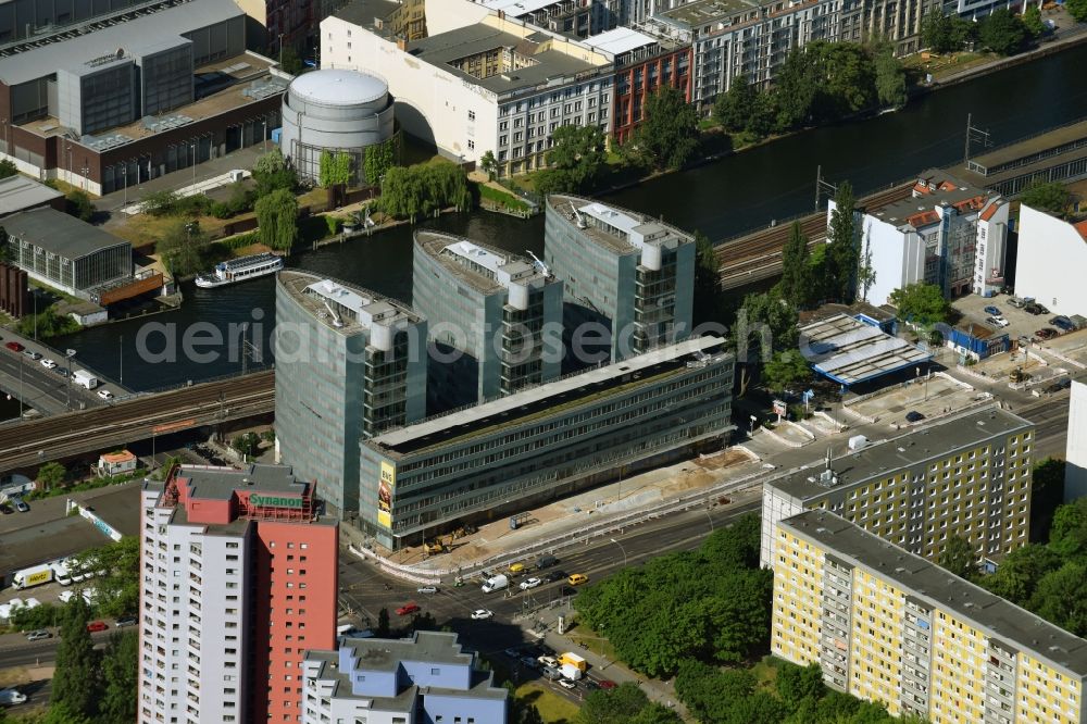 Berlin from the bird's eye view: Office building - Ensemble Trias on Holzmarktstrasse in the district Mitte in Berlin, Germany