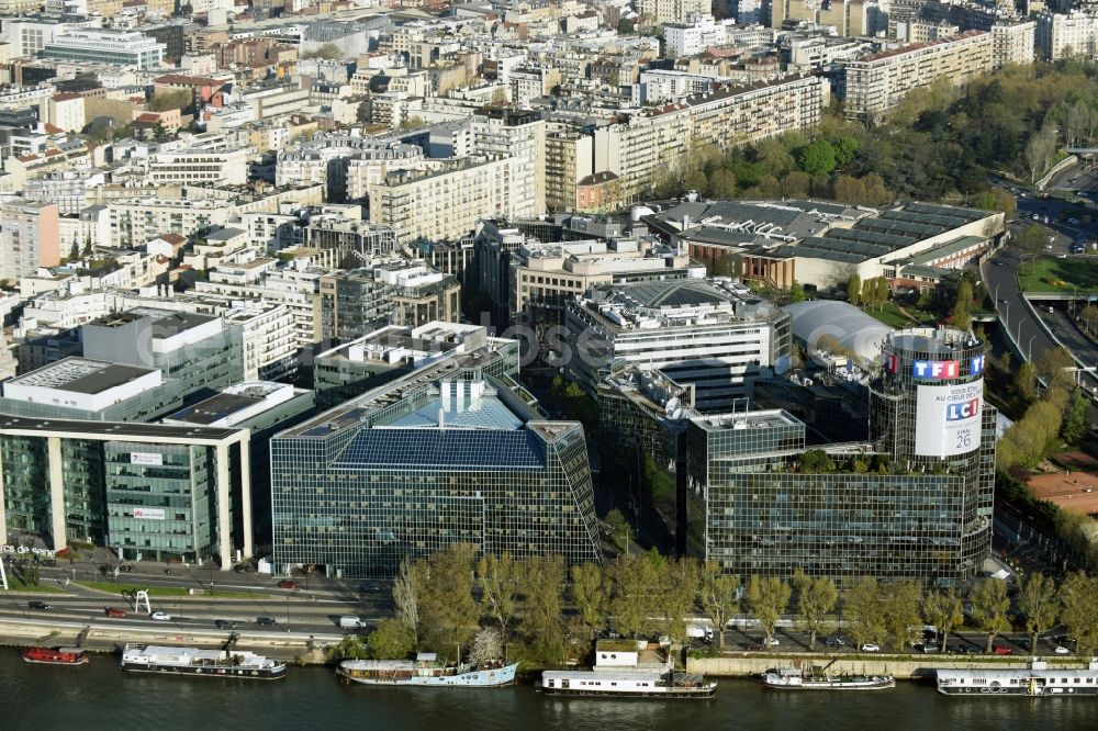 Aerial image Boulogne-Billancourt - Office building - Ensemble on the banks of the Senne in Boulogne-Billancourt in Ile-de-France, France