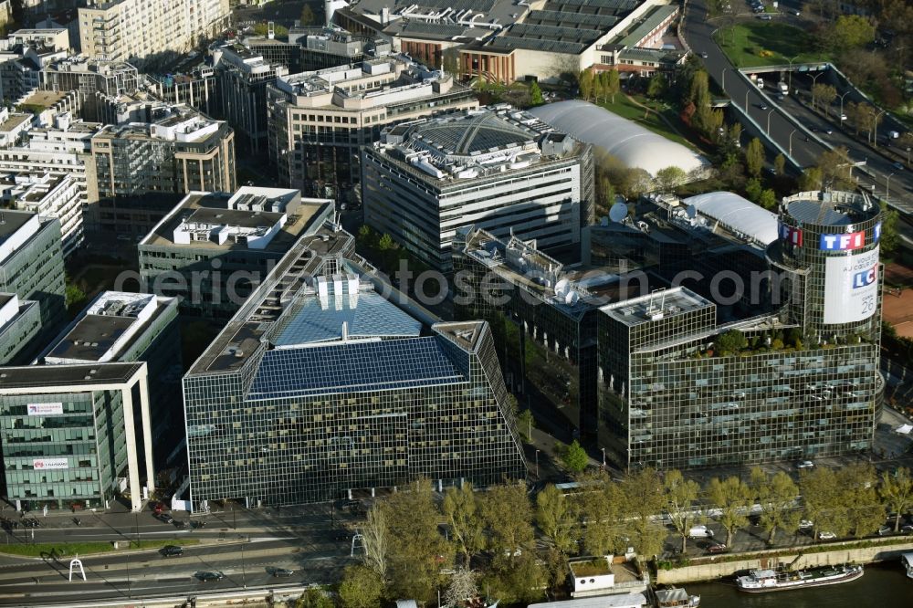 Boulogne-Billancourt from above - Office building - Ensemble on the banks of the Senne in Boulogne-Billancourt in Ile-de-France, France