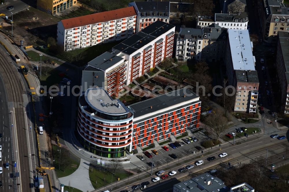 Leipzig from the bird's eye view: Office building - Ensemble of Wohnungsgenossenschaft UNITAS eG on Westplatz in the district Mitte in Leipzig in the state Saxony