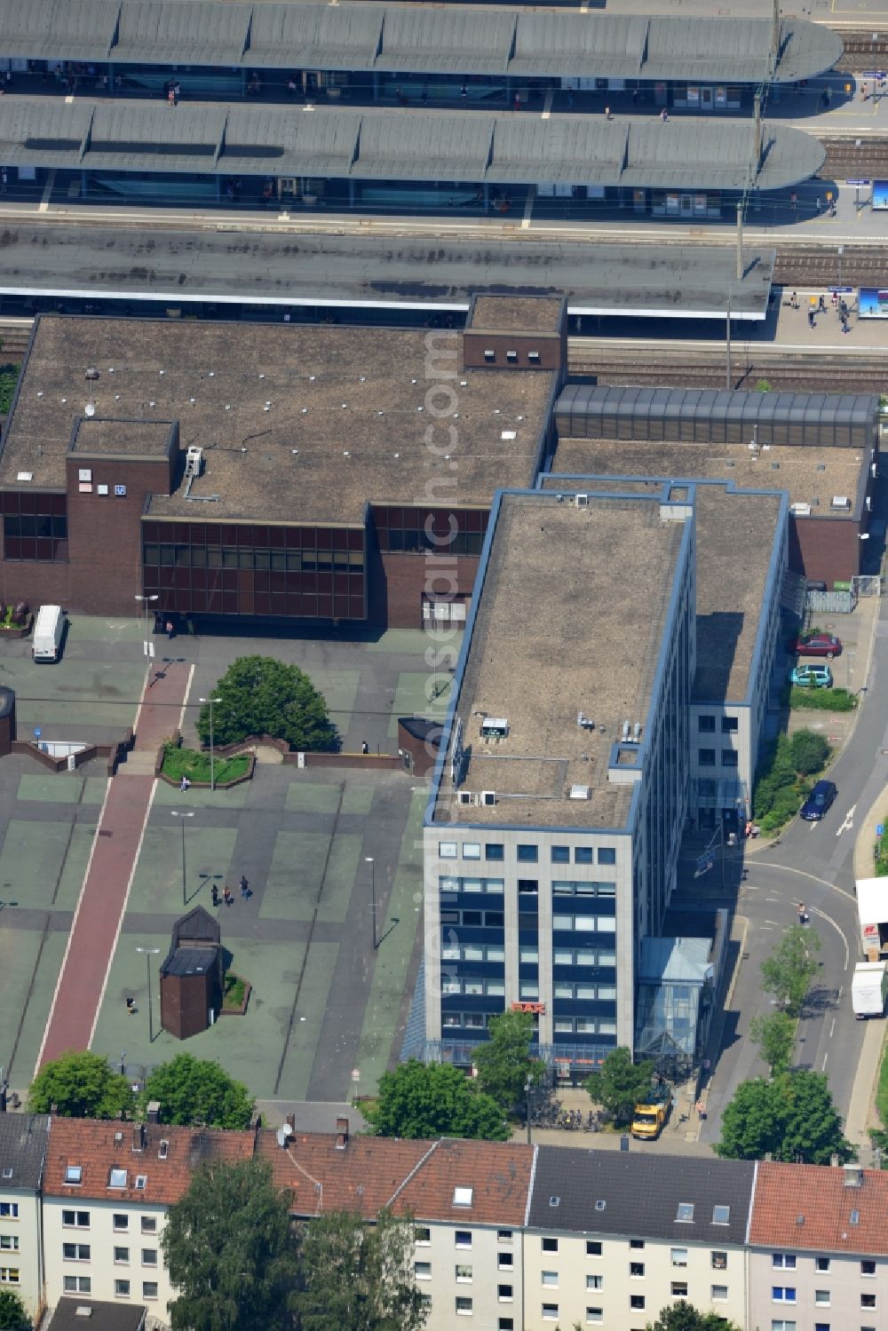 Bochum from above - Office and retail building at the Ferdinandstraße on Buddeberg place in Bochum in North Rhine-Westphalia