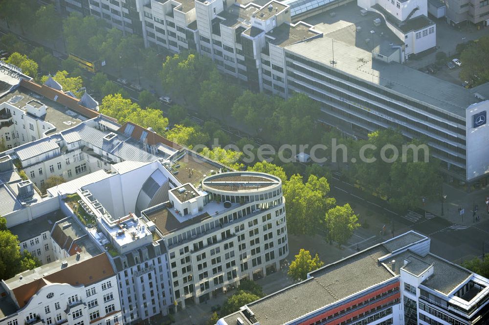 Aerial photograph Berlin - Blick auf das Büro- und Geschäftshaus Ku´damm 38/39 am Kurfürstendamm in Charlottenburg. Ein Projekt der city.bauten mbH.