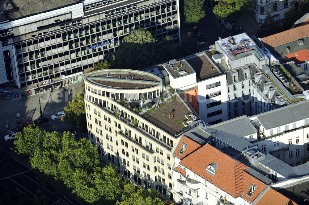 Aerial photograph Berlin - Blick auf das Büro- und Geschäftshaus Ku´damm 38/39 am Kurfürstendamm in Charlottenburg. Ein Projekt der city.bauten mbH.