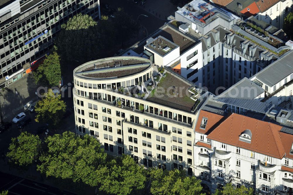 Berlin from above - Blick auf das Büro- und Geschäftshaus Ku´damm 38/39 am Kurfürstendamm in Charlottenburg. Ein Projekt der city.bauten mbH.