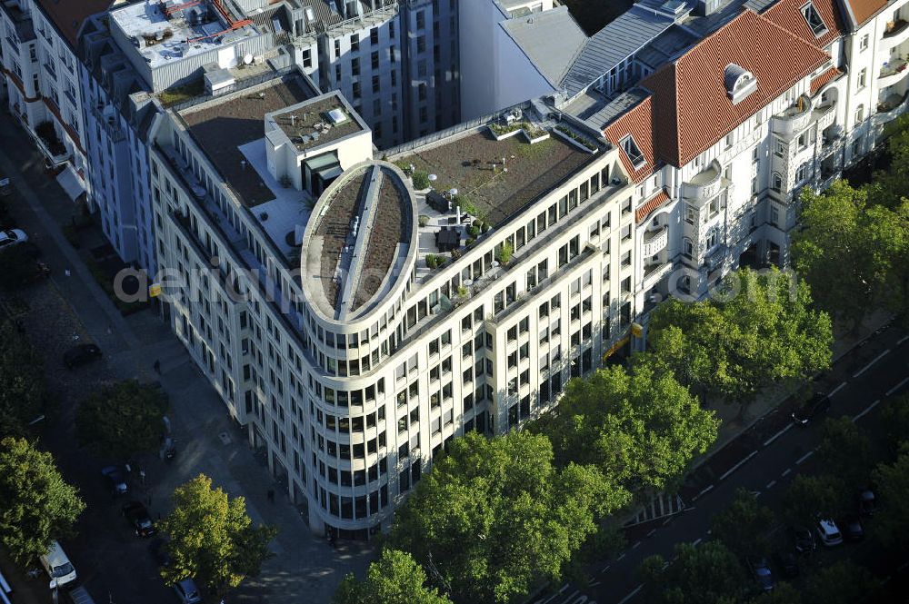 Aerial photograph Berlin - Blick auf das Büro- und Geschäftshaus Ku´damm 38/39 am Kurfürstendamm in Charlottenburg. Ein Projekt der city.bauten mbH.