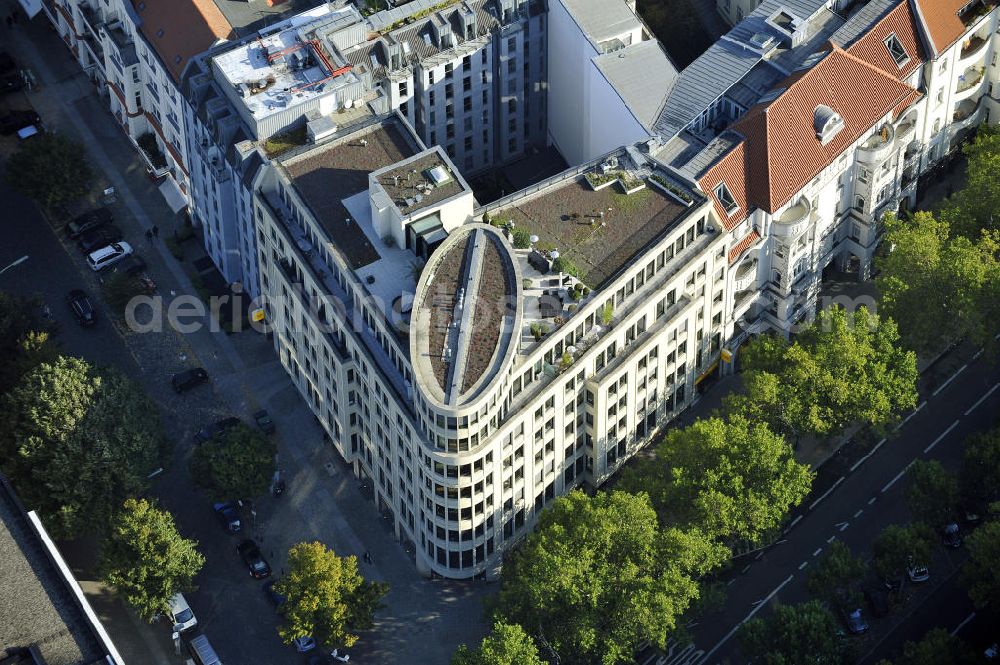 Berlin from above - Blick auf das Büro- und Geschäftshaus Ku´damm 38/39 am Kurfürstendamm in Charlottenburg. Ein Projekt der city.bauten mbH.