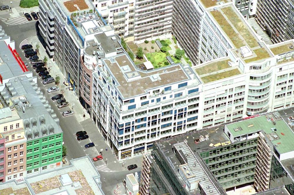 Berlin from the bird's eye view: Büro- und Geschäftshaus Markgrafenstraße 22 in Berlin- Mitte. Ein Objekt der Madra Immobilien Marketing GmbH. madra Immobilien Marketing GmbH (030) 203529-0 Zimmerstr. 56, 10117 Berlin